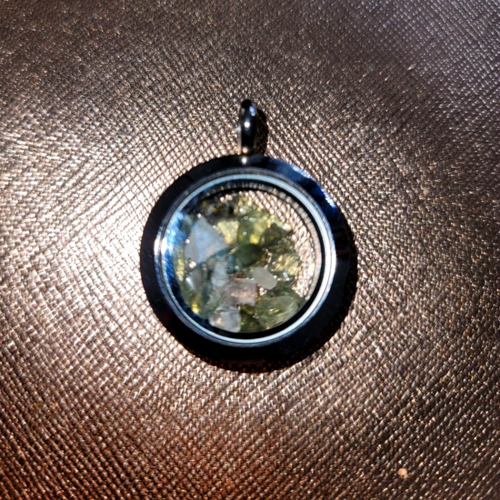 Pendant with genuine Moldovite and Anenite